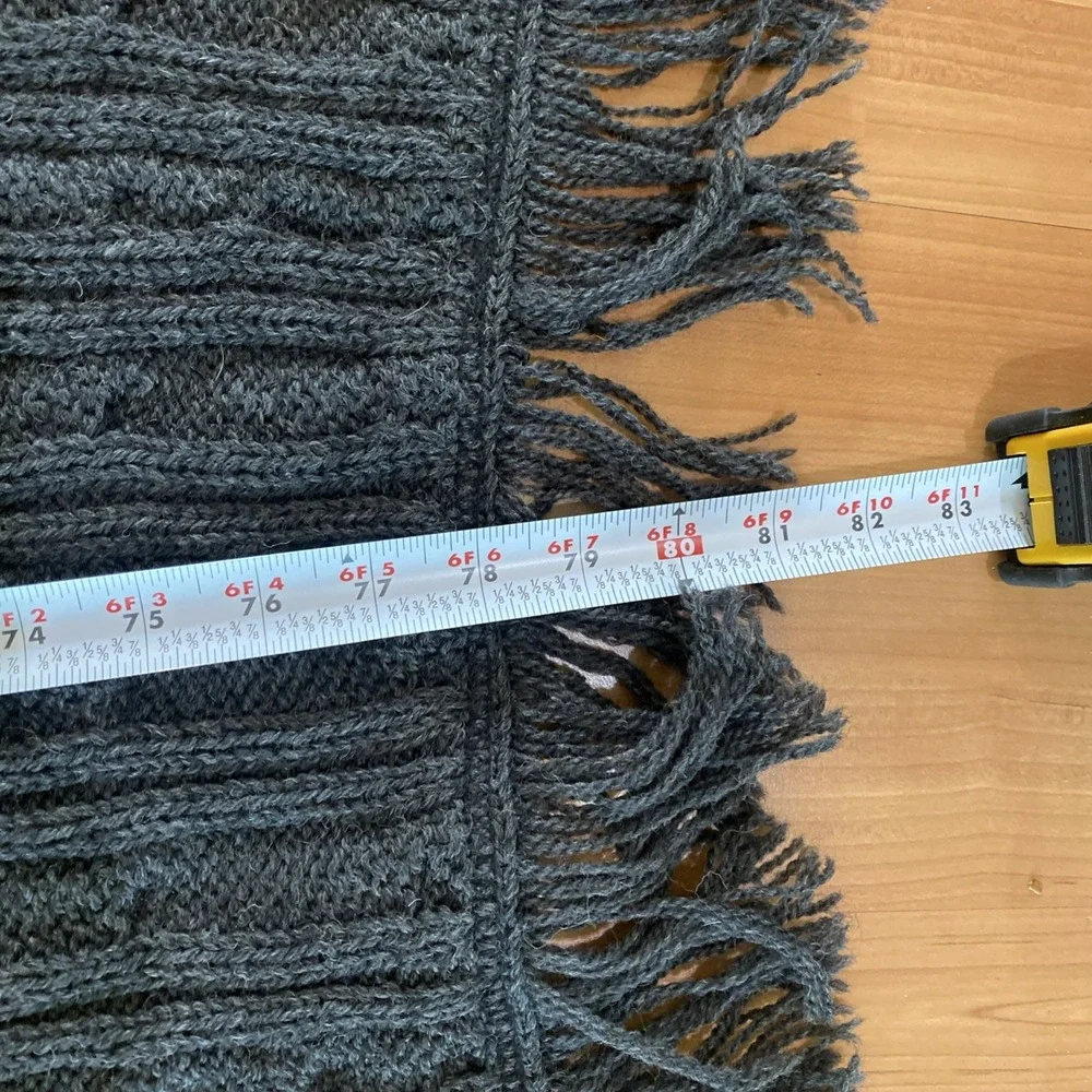 Aran Crafts Hooded Scarf Ireland One Size Gray Merino Wool Cable Knit Fringe